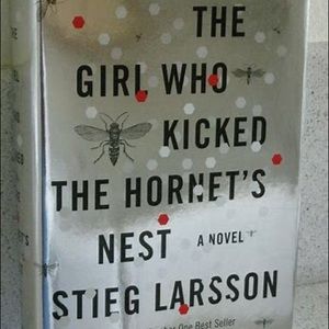 🍑 3 / 20$ 🍑 The Girl who Kicked The Hornets nest